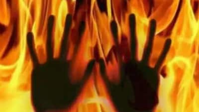 Man burned alive in Agra Man burned alive in Agra