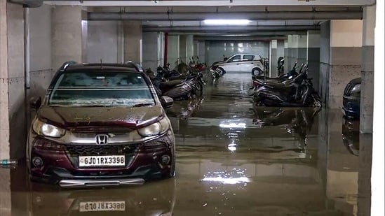 Incessant rain battered several parts of Gujarat creating flood-like situations in the multiple cities of the state. The situation was severe in Junagadh as it received 219 mm of rainfall from 8 hours till 4 pm on Saturday. Nearly 3,000 people have been shifted to safer places in the district, officials said.(ANI)