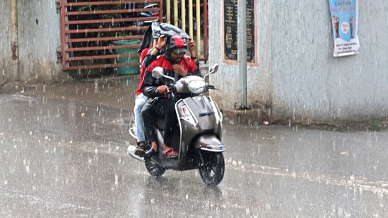 Pune is also experiencing heavy to very heavy rainfall in the ghat areas. This helped in reducing the rainfall deficit in the district. (HT FILE PHOTO) Pune is also experiencing heavy to very heavy rainfall in the ghat areas. This helped in reducing the rainfall deficit in the district. (HT FILE PHOTO)