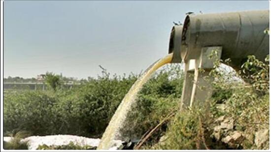 Rubbishing the claim of PDA that officials of the MC and Punjab Pollution Control Board (PPCB) never objected to this line in the past, they said that they came to know about these illegal sewer lines during an inspection. (HT Photo)