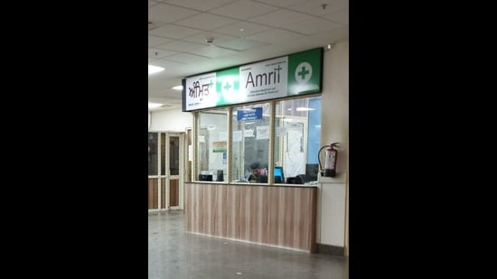 The existing window is insufficient to cater to the rush of patients. We expect a drug licence for another outlet in the OPD block within a week, said Sukhwinder Singh, manager of AMRIT, AIIMS Bathinda. (HT photo)