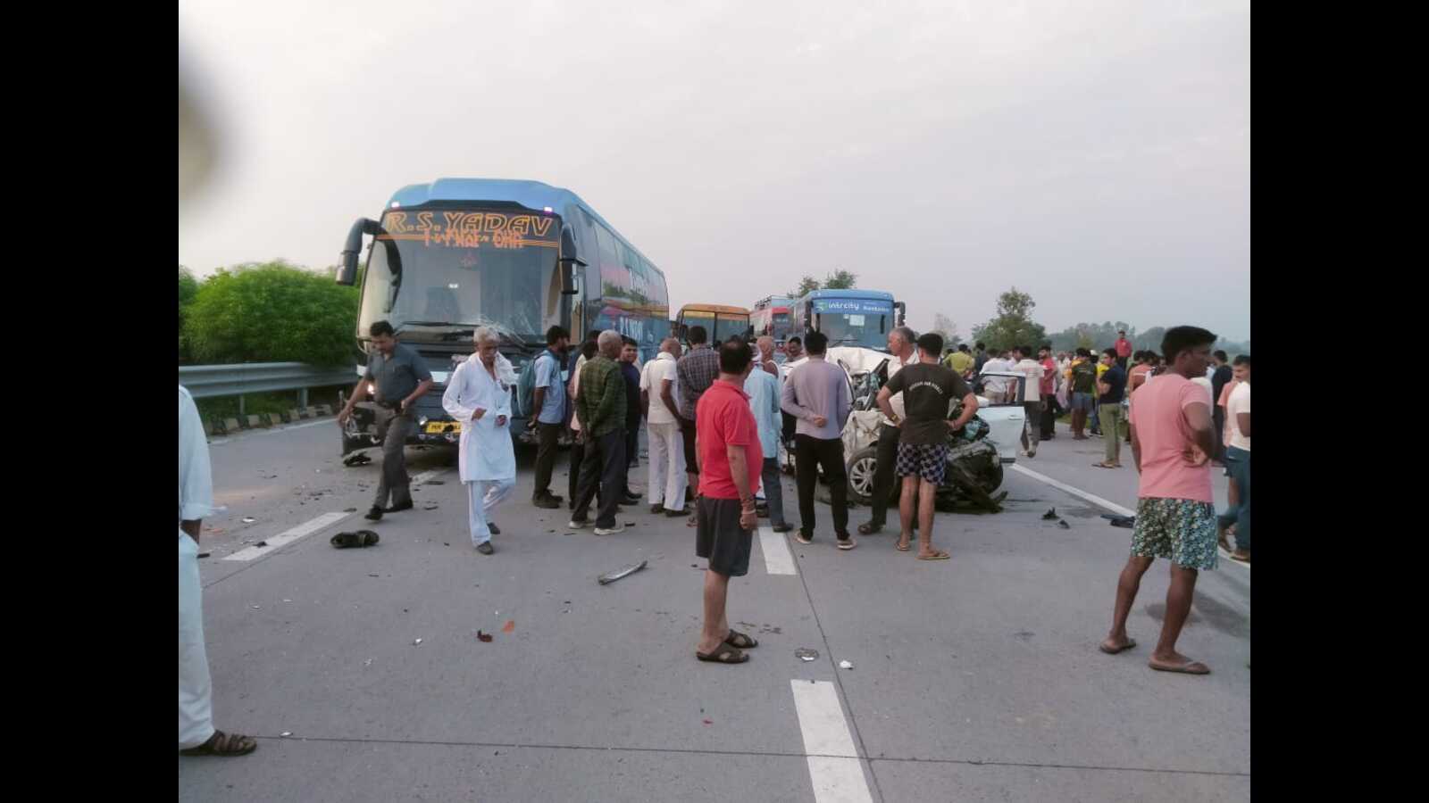 'Black Monday': 20 dead, several injured in multiple road accidents across U.P. - Vimarsana News