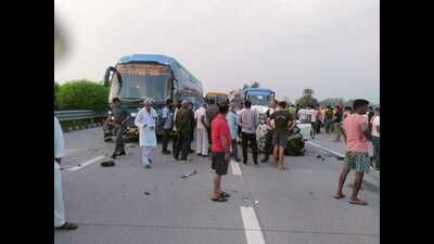 A double-decker bus rammed into two cars on the Yamuna Expressway, killing four people. (HT Photo) A double-decker bus rammed into two cars on the Yamuna Expressway, killing four people. (HT Photo)