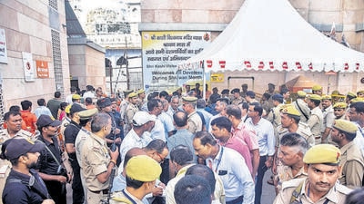 An ASI team arrives at the Gyanvapi Mosque complex to conduct a ‘scientific survey’, in Varanasi on Monday. (PTI) An ASI team arrives at the Gyanvapi Mosque complex to conduct a ‘scientific survey’, in Varanasi on Monday. (PTI)
