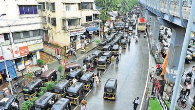 Mumbai, India - July 24, 2023 : Auto Rickshaw stand near Station, Sahar Road at Andheri East, in Mumbai, India, on Monday, July 24, 2023. (Photo by Vijay Bate/HT Photo) Mumbai, India - July 24, 2023 : Auto Rickshaw stand near Station, Sahar Road at Andheri East, in Mumbai, India, on Monday, July 24, 2023. (Photo by Vijay Bate/HT Photo)