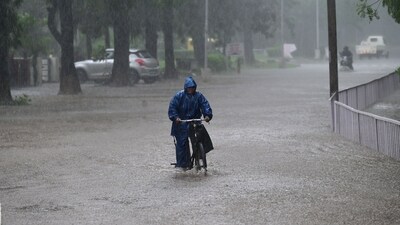 Rains continued to lash different parts of the country, with a cloudburst reported from Kupwara (HT_PRINT) Rains continued to lash different parts of the country, with a cloudburst reported from Kupwara (HT_PRINT)