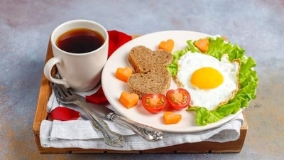 Breakfast time is a crucial factor for diabetes management and eating the most important meal of the day at the wrong time can affect your glucose level (Freepik) Breakfast time is a crucial factor for diabetes management and eating the most important meal of the day at the wrong time can affect your glucose level (Freepik)