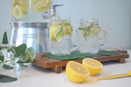 A few drops of lemon in water can do the trick (Unsplash) A few drops of lemon in water can do the trick (Unsplash)