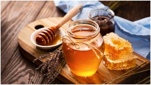 Honey not only has anti-bacterial properties, but it can also help ease mucus and inflammation in the bronchial tubes. (Unsplash) Honey not only has anti-bacterial properties, but it can also help ease mucus and inflammation in the bronchial tubes. (Unsplash)
