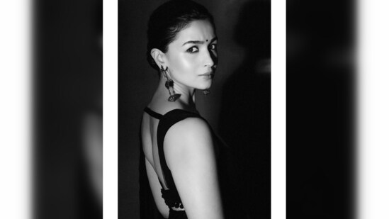 Alia Bhatt recently stepped out to promote Rocky Aur Rani draped in a Manish Malhotra saree.&nbsp;(Instagram/@aliaabhatt)