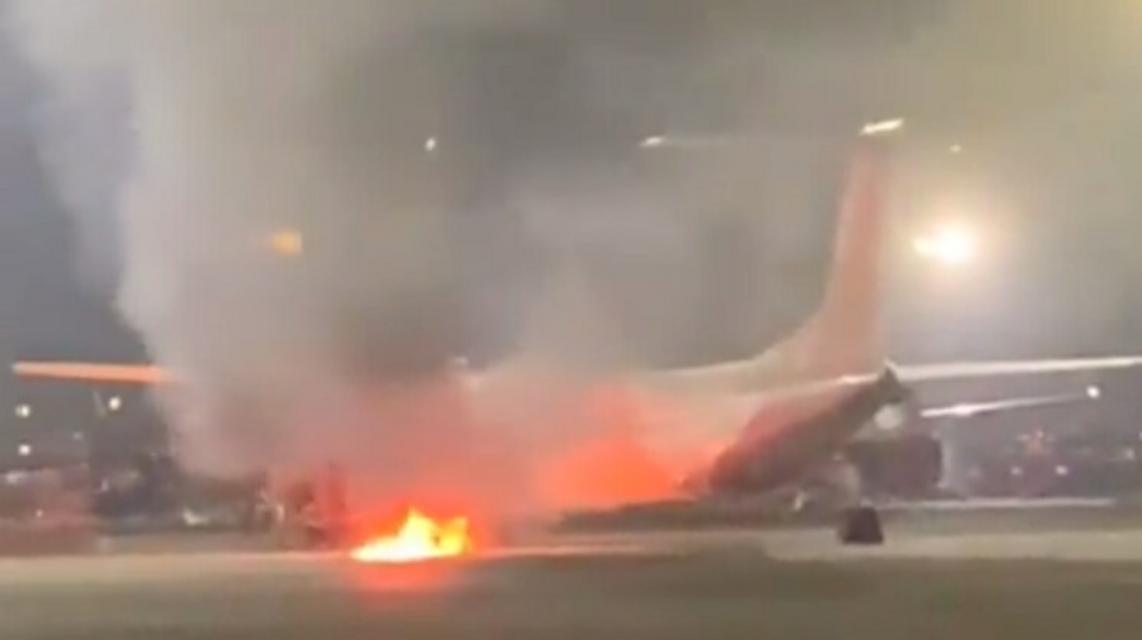 SpiceJet aircraft catches fire at Delhi Airport during engine maintenance | Latest News Delhi - Vimarsana News