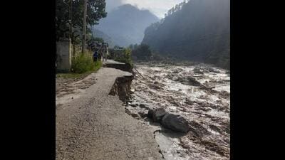 A portion of the road swept away by the Gadsa Nullah in Kullu district of Himachal Pradesh after a clouburst triggered a flash flood on Tuesday morning. (Aqil Khan/HT) A portion of the road swept away by the Gadsa Nullah in Kullu district of Himachal Pradesh after a clouburst triggered a flash flood on Tuesday morning. (Aqil Khan/HT)