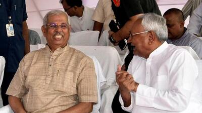 Bihar Governor Rajendra Vishwanath Arlekar with CM Nitish Kumar. (ANI) Bihar Governor Rajendra Vishwanath Arlekar with CM Nitish Kumar. (ANI)