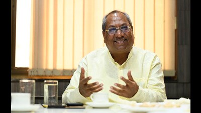 Dr Sanjay Nishad (Deepak Kumar)