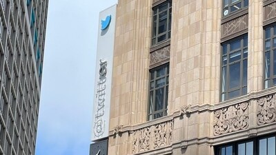 San Francisco police halt Twitter ‘sign removal work at its iconic headquarters San Francisco police halt Twitter ‘sign removal work at its iconic headquarters