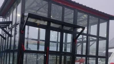Glass house built by Badrinath Kedarnath Temple Committee (BKTC) near the shrine. (HT Photo)