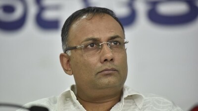Karnataka Health and family welfare minister Dinesh Gundu Rao. (HT Photo) Karnataka Health and family welfare minister Dinesh Gundu Rao. (HT Photo)