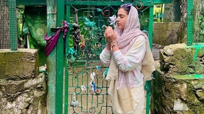 Sara Ali Khan went to Kashmir and sought blessings. Sara Ali Khan went to Kashmir and sought blessings.