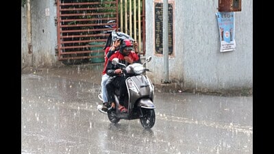 The India Meteorological Department (IMD) has issued a red alert (heavy to very heavy rain) in Pune for the next 48 hours. (HT FILE PHOTO) The India Meteorological Department (IMD) has issued a red alert (heavy to very heavy rain) in Pune for the next 48 hours. (HT FILE PHOTO)