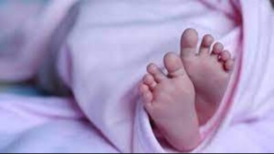 Woman, aide held for trying to steal newborn from civil hospital in Ludhiana. (HT FILE) Woman, aide held for trying to steal newborn from civil hospital in Ludhiana. (HT FILE)