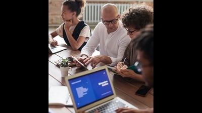 Boss warns her subordinate to not use ‘obscene language’ after failing to understand an acronym they used. (Representational Image: Pexels/fauxels)