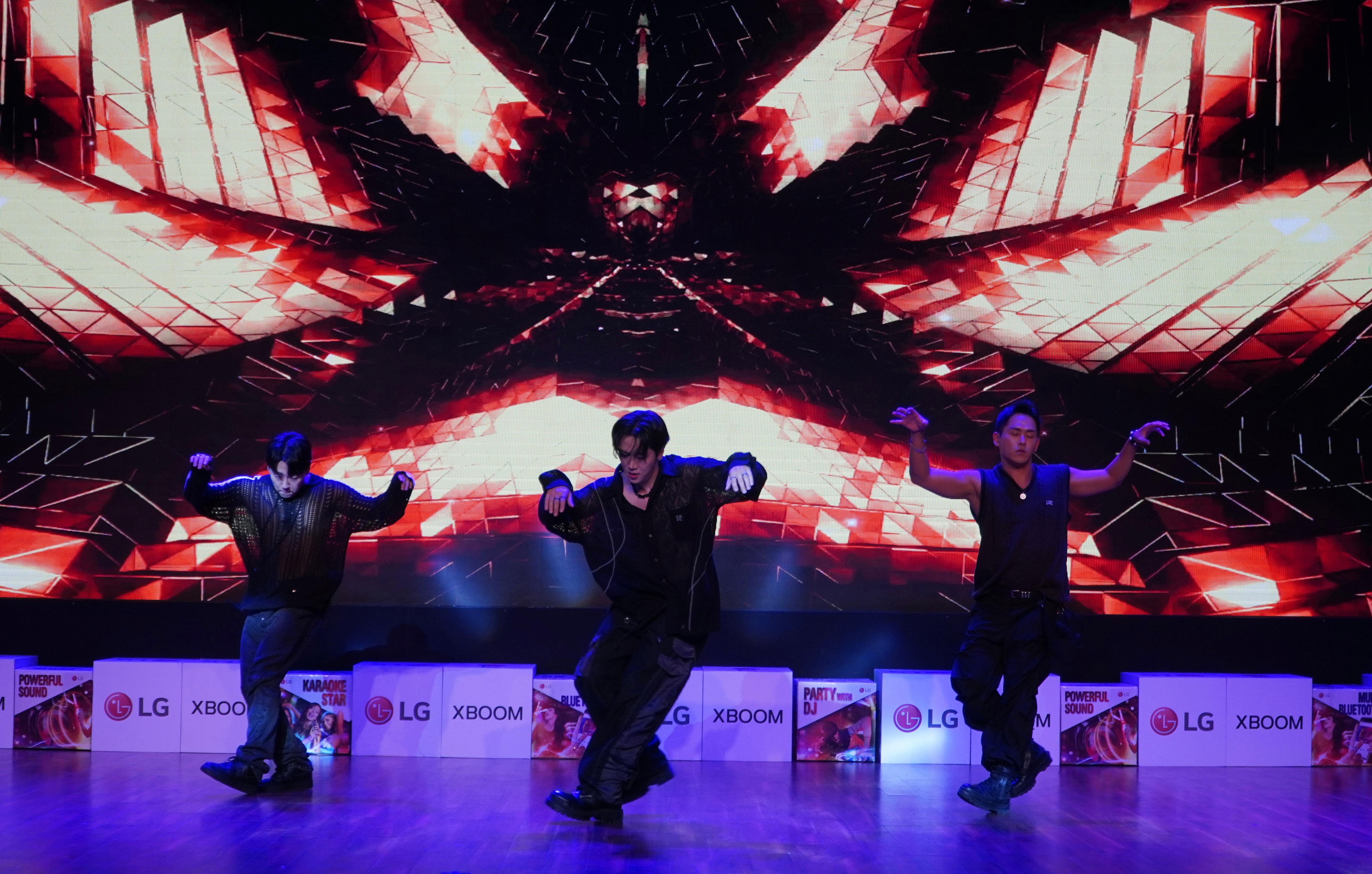 Three members of K-Pop band, Mbitious — Kim Pyoung-ya, Roh Tae-hyun and Lee Ho-won — left the crowd speechless with their performance. Three members of K-Pop band, Mbitious — Kim Pyoung-ya, Roh Tae-hyun and Lee Ho-won — left the crowd speechless with their performance.