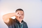 rubbing_eyes