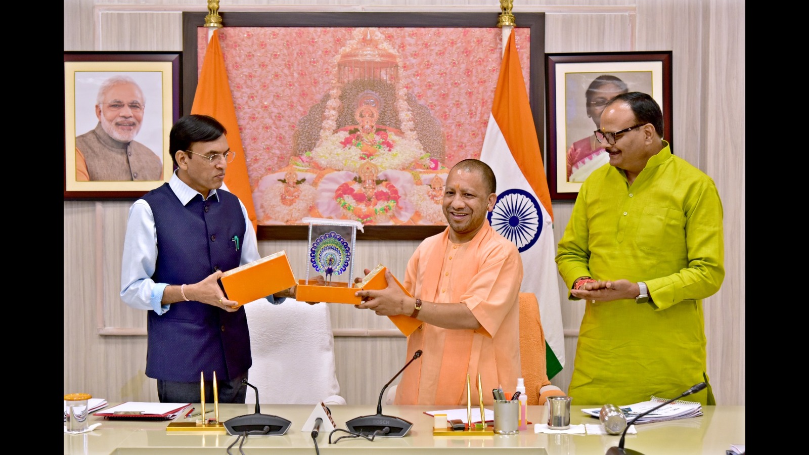 U.P. districts to get 100-bed critical care block, advanced lab: Mansukh Mandaviya - Vimarsana News