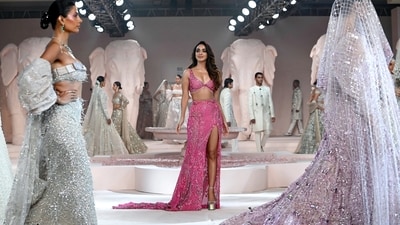 "As a showstopper, it was the perfect outfit. It was such a versatile outfit. We styled it in a western way and that's the beauty of all the creations. They are all versatile and you can wear them as per your taste," Kiara Advani told reporters after the event. (ANI) "As a showstopper, it was the perfect outfit. It was such a versatile outfit. We styled it in a western way and that's the beauty of all the creations. They are all versatile and you can wear them as per your taste," Kiara Advani told reporters after the event. (ANI)