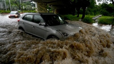 The India Meteorological Department (IMD) has issued an orange alert for Wednesday, indicating the weather in Delhi could potentially worsen with heavy to very heavy rainfall. (Sunil Ghosh / Hindustan Times) The India Meteorological Department (IMD) has issued an orange alert for Wednesday, indicating the weather in Delhi could potentially worsen with heavy to very heavy rainfall. (Sunil Ghosh / Hindustan Times)