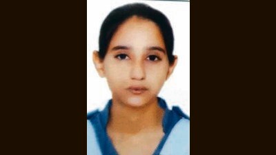 File photo of Harminder Kaur, a beautician, who died of snake bite in Malaud. (HT Photo) File photo of Harminder Kaur, a beautician, who died of snake bite in Malaud. (HT Photo)