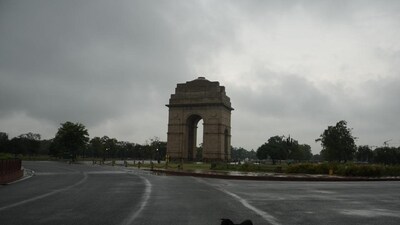 Rain lashed parts of the Delhi-NCR region including Noida and Ghaziabad during the wee hours on Wednesday morning causing traffic snarls and hindrance in traffic movement due to waterlogging in several areas. (PTI) Rain lashed parts of the Delhi-NCR region including Noida and Ghaziabad during the wee hours on Wednesday morning causing traffic snarls and hindrance in traffic movement due to waterlogging in several areas. (PTI)