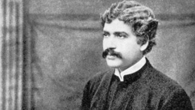 Jagadish Chandra Bose demonstrating the horn antenna at the University of Calcutta. (SETI League photo, used by permission / Wikimedia Commons)