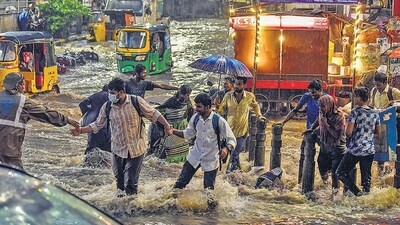 Authorities have declared holidays for all schools and colleges in Raigad district till Thursday amid the ‘red alert’ issued by the weather department. The Meteorological Department has issued a ‘red’ alert for the district. (ANI) Authorities have declared holidays for all schools and colleges in Raigad district till Thursday amid the ‘red alert’ issued by the weather department. The Meteorological Department has issued a ‘red’ alert for the district. (ANI)