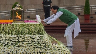 Union Minister of State for Defence Ajay Bhatt lays a wreath at the National War Memorial on the occasion of Kargil Vijay Diwas in Delhi. (PTI) Union Minister of State for Defence Ajay Bhatt lays a wreath at the National War Memorial on the occasion of Kargil Vijay Diwas in Delhi. (PTI)