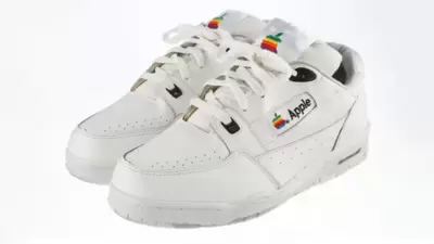 The men’s shoes with an air-cushioned heel come in a UK size of 8.5. The men’s shoes with an air-cushioned heel come in a UK size of 8.5.
