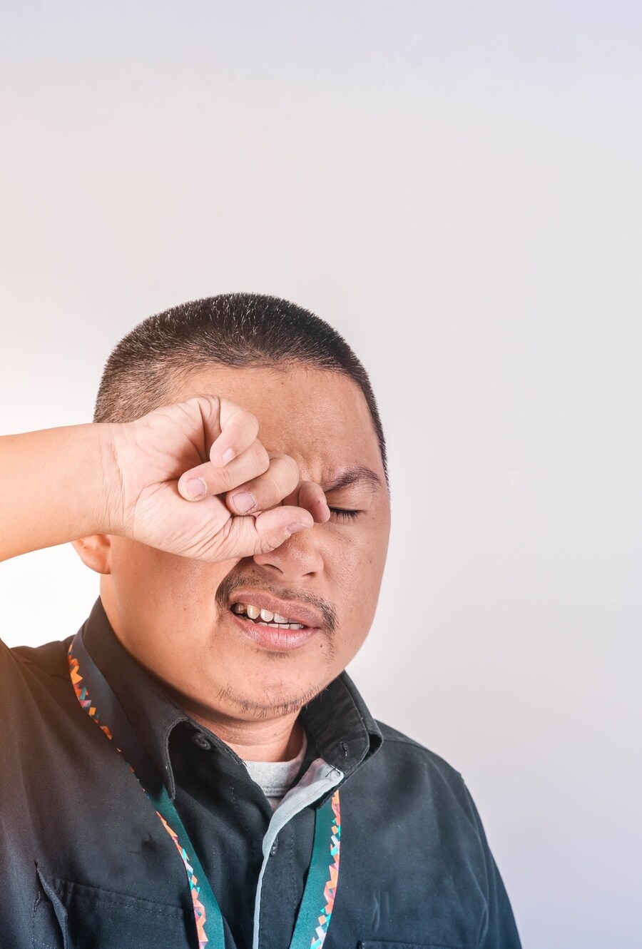 rubbing_eyes
