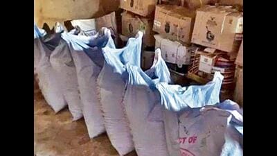 Gunny bags sealed by the food safety officers during a raid at the jaggery unit in Ludhiana. (HT PHOTO) Gunny bags sealed by the food safety officers during a raid at the jaggery unit in Ludhiana. (HT PHOTO)