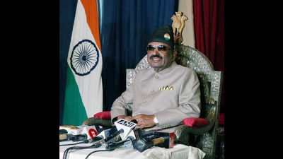 Kolkata, July 11 (ANI): West Bengal Governor CV Ananda Bose addresses a press conference, at Governor House in Kolkata on Tuesday. (ANI Photo) (Saikat Paul) Kolkata, July 11 (ANI): West Bengal Governor CV Ananda Bose addresses a press conference, at Governor House in Kolkata on Tuesday. (ANI Photo) (Saikat Paul)