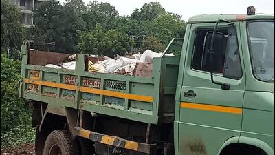 Sangvi Police have lodged FIR against three persons for carrying out illegal dumping in Pavana riverbed on July 22. The police have seized two tempos and a tractor used to carry out illegal dumping in the riverbed. (HT) Sangvi Police have lodged FIR against three persons for carrying out illegal dumping in Pavana riverbed on July 22. The police have seized two tempos and a tractor used to carry out illegal dumping in the riverbed. (HT)