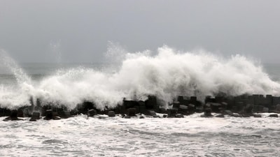 Sea waves are pictured near the coast in Linbian in western Pingtung County as Typhoon Doksuri past southern Taiwan. High waves lashed Taiwan's southeastern coast on July 26, with the Central Weather Bureau issuing warnings and heavy rain advisories. (Photo by Johnson LIU / AFP) Sea waves are pictured near the coast in Linbian in western Pingtung County as Typhoon Doksuri past southern Taiwan. High waves lashed Taiwan's southeastern coast on July 26, with the Central Weather Bureau issuing warnings and heavy rain advisories. (Photo by Johnson LIU / AFP)