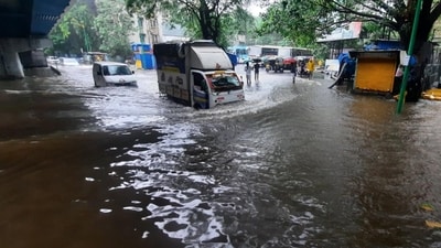 After heavy rain in Thane water logging near Vandana cinema, Thane. (Praful Gangurde HT photos) After heavy rain in Thane water logging near Vandana cinema, Thane. (Praful Gangurde HT photos)