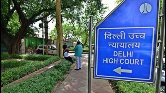 Delhi HC fines restaurant bodies over replies on service charge