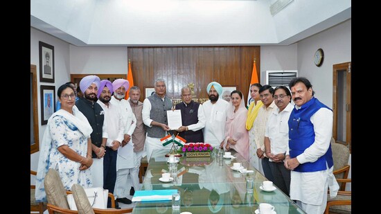 A delegation of the Punjab BJP, including party state chief Sunil Jakhar, meets state governor Banwarilal Purohit regarding the flood issue in the state, in Chandigarh on Thursday. (ANI)