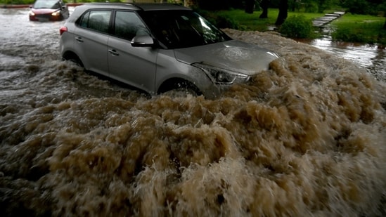 The India Meteorological Department (IMD) kept its “red” alert in Dakshina Kannada, Udupi and Uttara Kannada districts for the third consecutive day. (Sunil Ghosh / Hindustan Times)