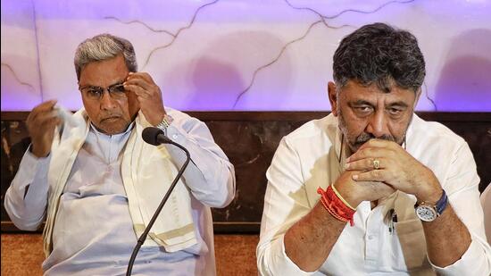 Karnataka CM Siddaramaiah and Deputy CM DK Shivakumar during the Congress legislative party meeting. (PTI)