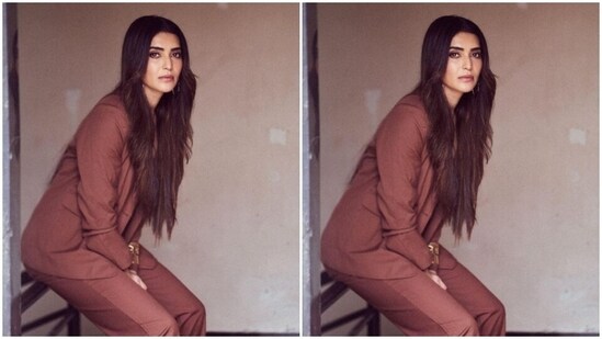 In golden hoop earrings, golden bracelet, open tresses and minimal makeup, Karishma slayed formal fashion goals for the midweek.&nbsp;(Instagram/@karishmaktanna)