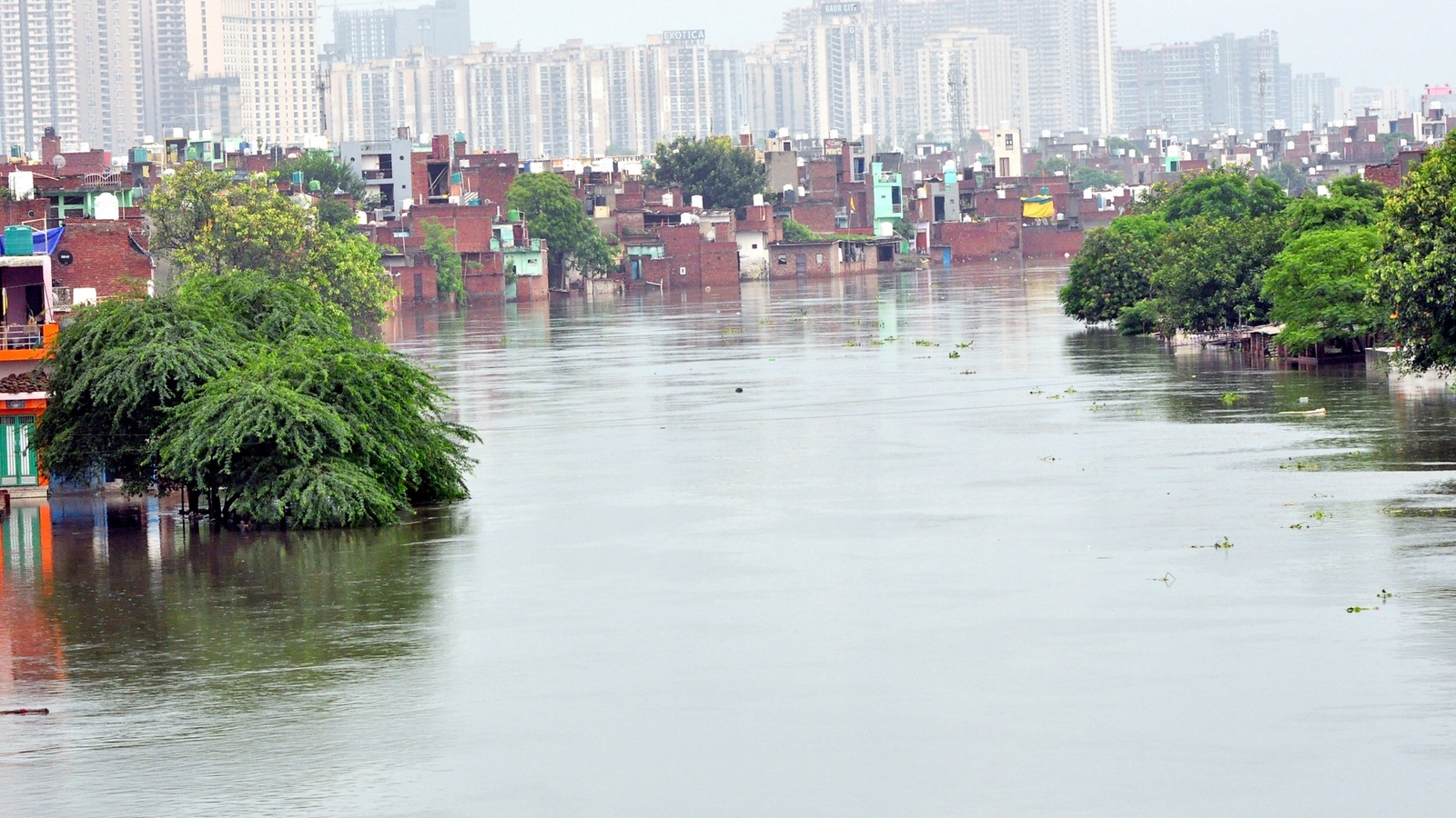 As flood-like situation arises due to heavy rain, do's and don'ts to stay safe - Vimarsana News