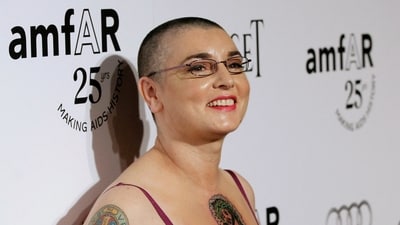 FILE PHOTO: Irish singer and songwriter Sinead O'Connor at the amfAR?s Inspiration LA Gala in Hollywood, California October 27, 2011. REUTERS/Mario Anzuoni/File Photo (REUTERS)