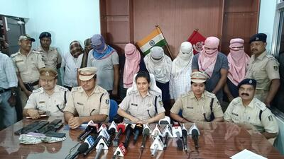 Police said the gang did not initially take money but original certificates. (Sourced) Police said the gang did not initially take money but original certificates. (Sourced)